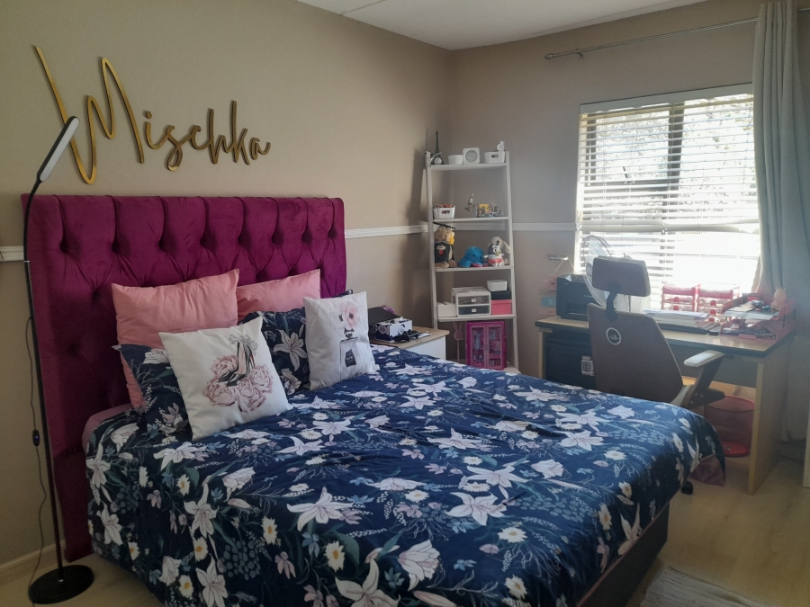 3 Bedroom Property for Sale in Bassonia Rock Gauteng