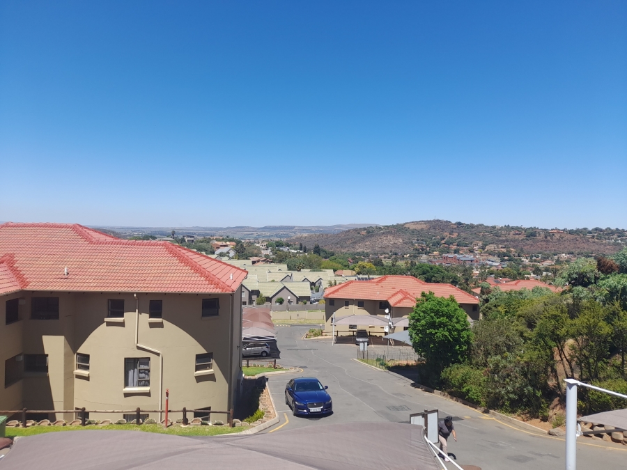 3 Bedroom Property for Sale in Bassonia Rock Gauteng