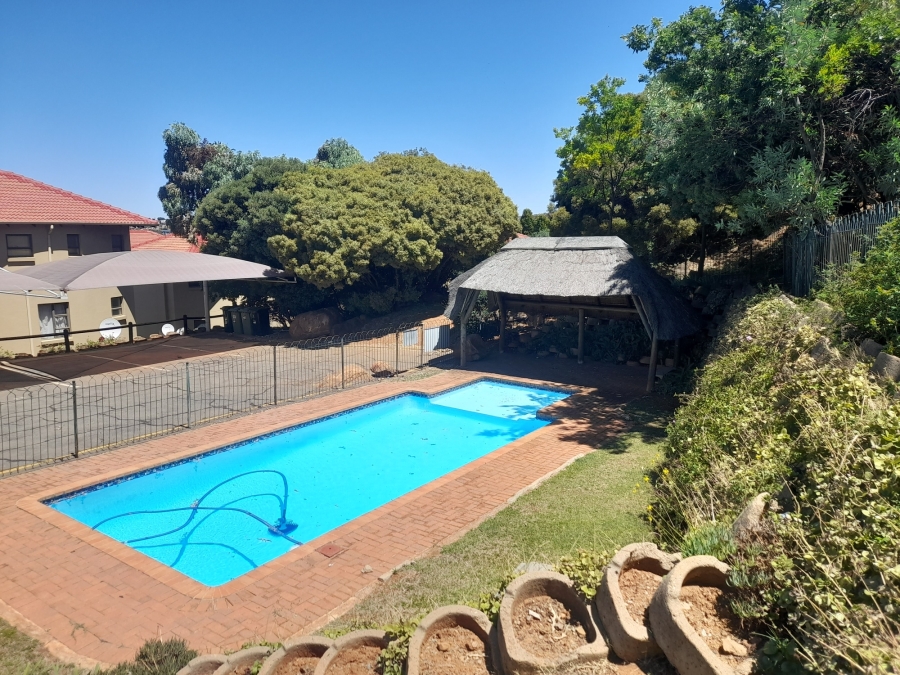 3 Bedroom Property for Sale in Bassonia Rock Gauteng