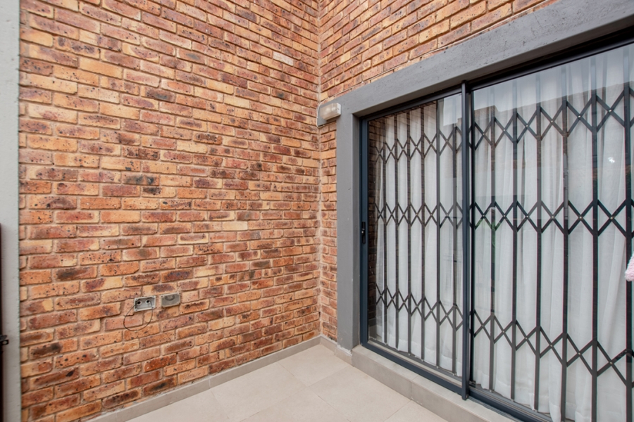 3 Bedroom Property for Sale in Denneoord Gauteng