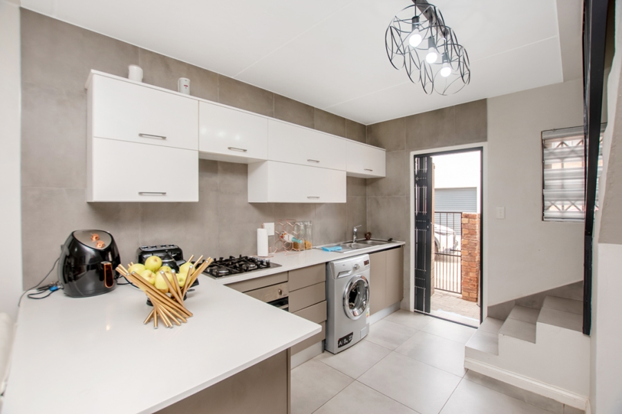 3 Bedroom Property for Sale in Denneoord Gauteng