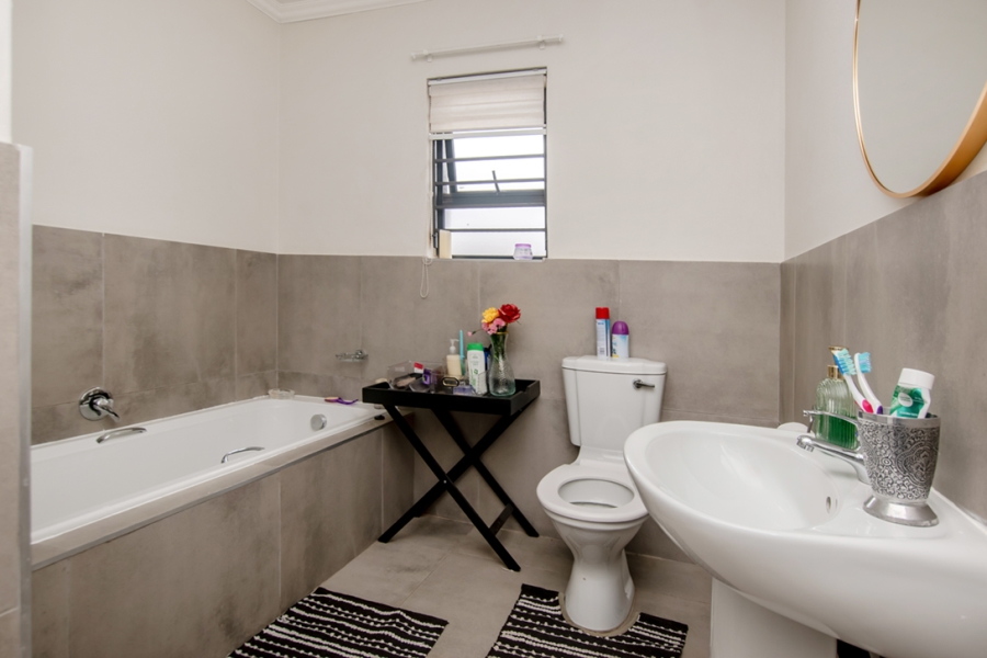 3 Bedroom Property for Sale in Denneoord Gauteng