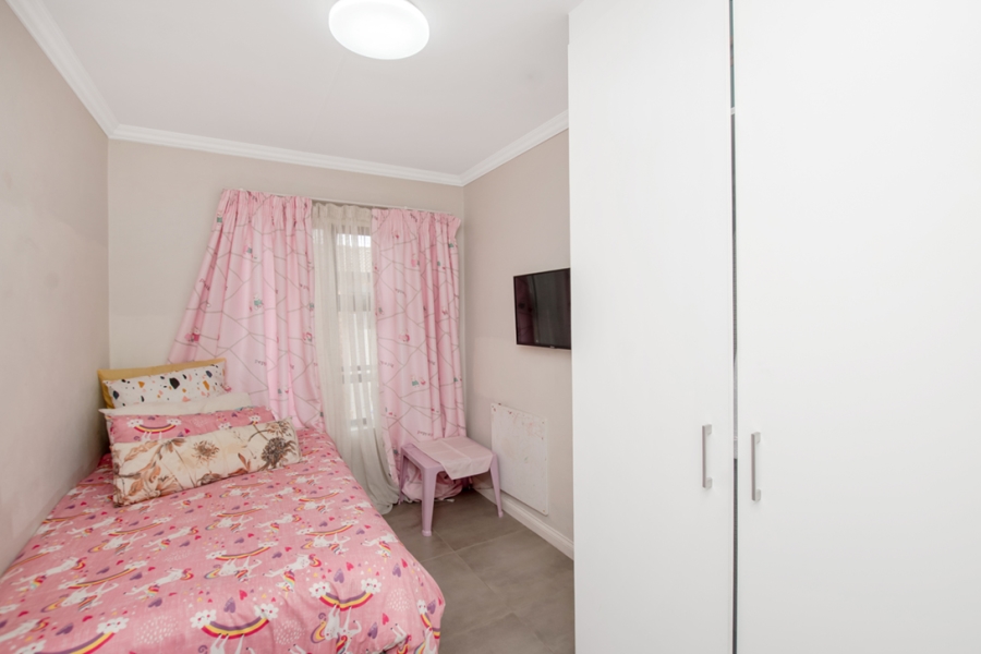 3 Bedroom Property for Sale in Denneoord Gauteng