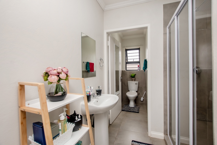 3 Bedroom Property for Sale in Denneoord Gauteng