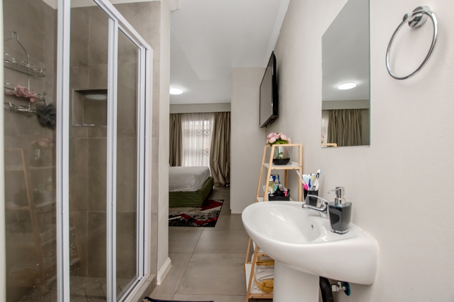 3 Bedroom Property for Sale in Denneoord Gauteng