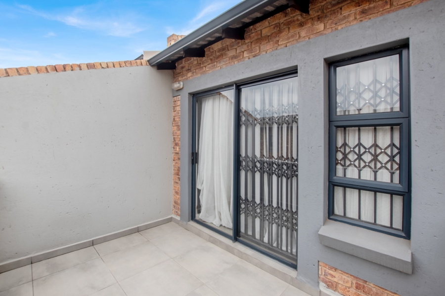 3 Bedroom Property for Sale in Denneoord Gauteng