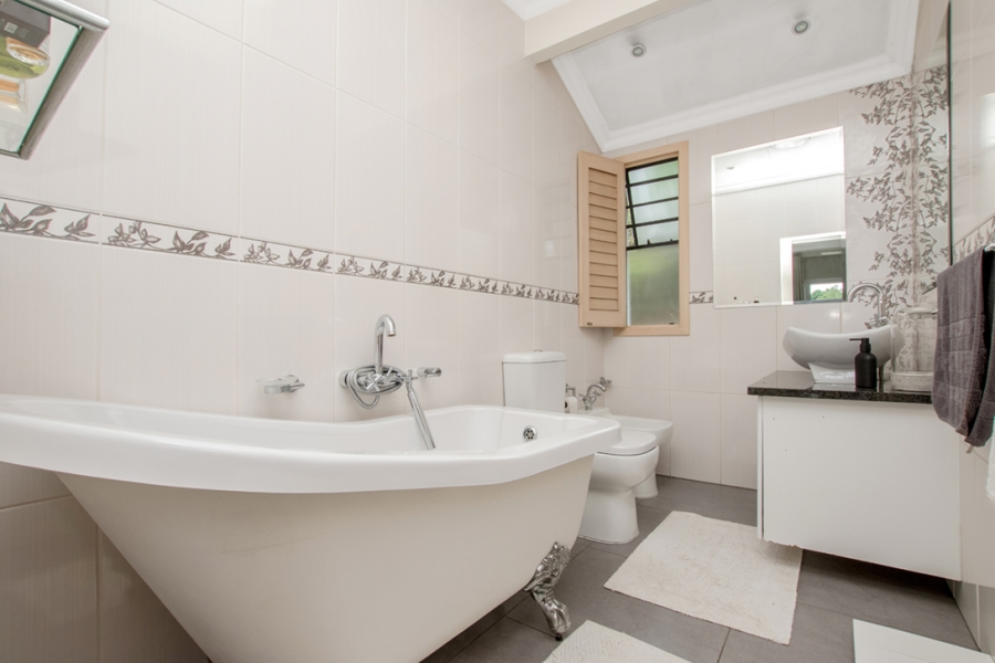 3 Bedroom Property for Sale in Lonehill Gauteng