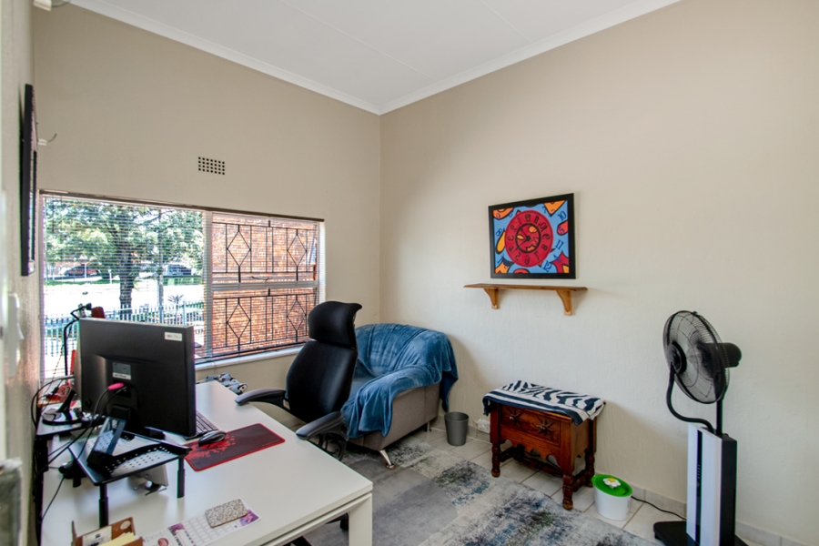 3 Bedroom Property for Sale in Wilro Park Gauteng