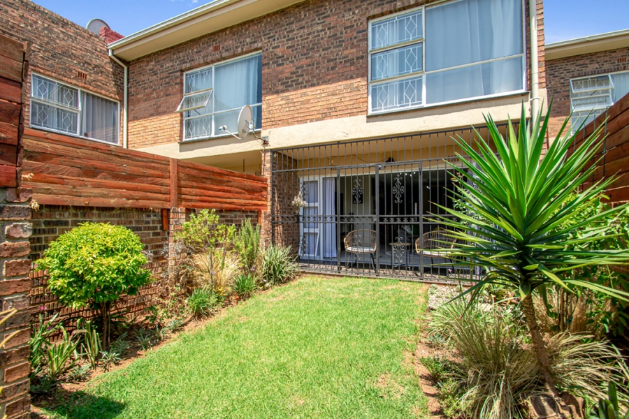 3 Bedroom Property for Sale in Wilro Park Gauteng