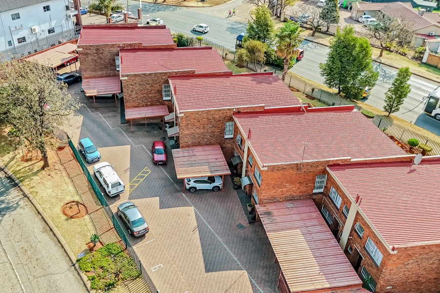 3 Bedroom Property for Sale in Wilro Park Gauteng