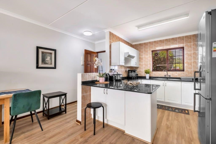 2 Bedroom Property for Sale in Bryanston Gauteng