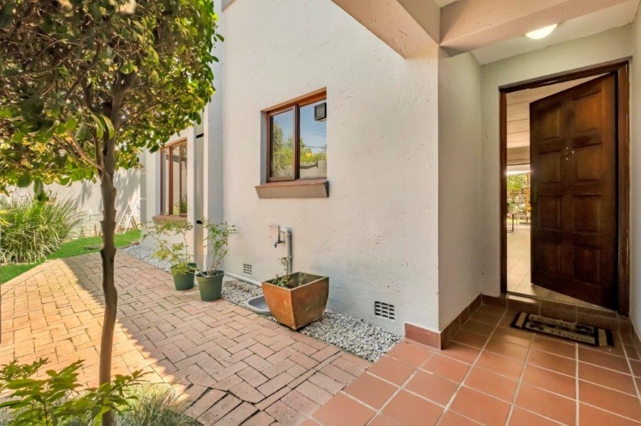 2 Bedroom Property for Sale in Bryanston Gauteng