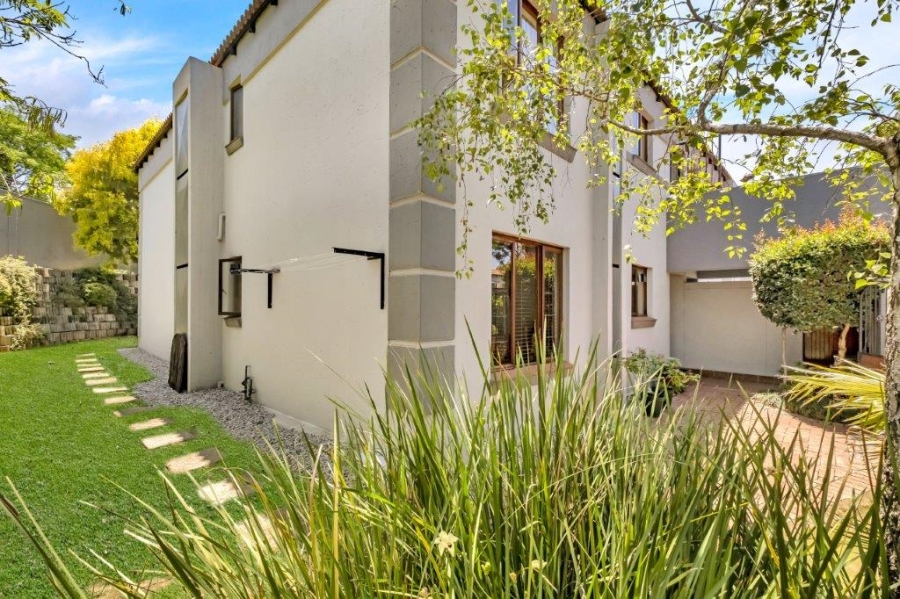 2 Bedroom Property for Sale in Bryanston Gauteng