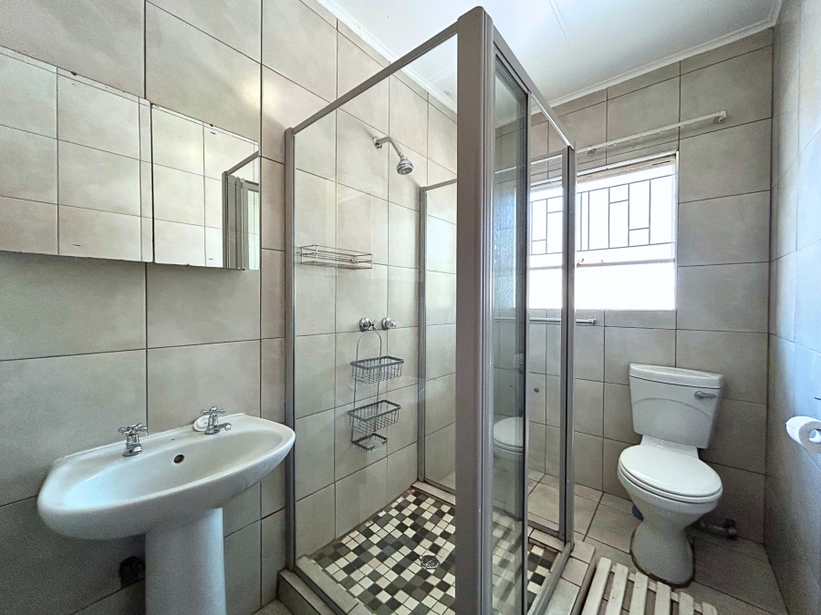 3 Bedroom Property for Sale in Die Hoewes Gauteng