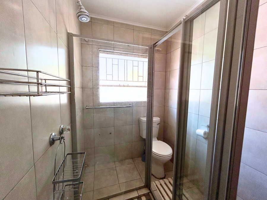 3 Bedroom Property for Sale in Die Hoewes Gauteng