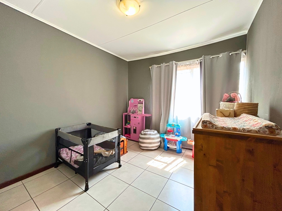 3 Bedroom Property for Sale in Die Hoewes Gauteng