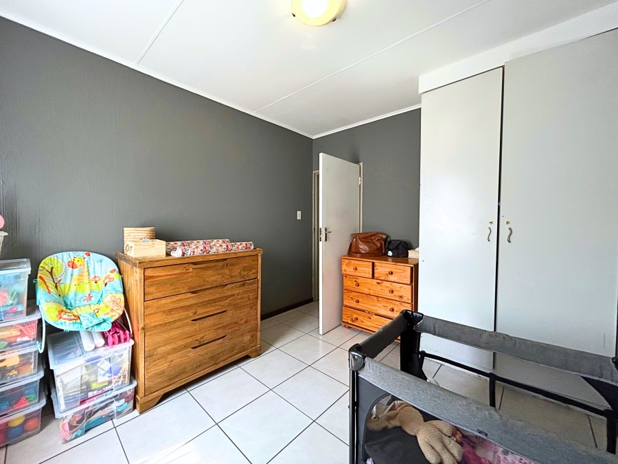 3 Bedroom Property for Sale in Die Hoewes Gauteng