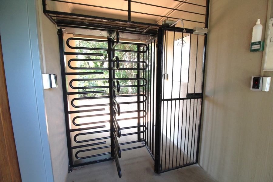 3 Bedroom Property for Sale in Die Hoewes Gauteng