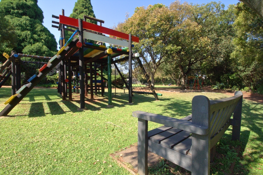 3 Bedroom Property for Sale in Die Hoewes Gauteng