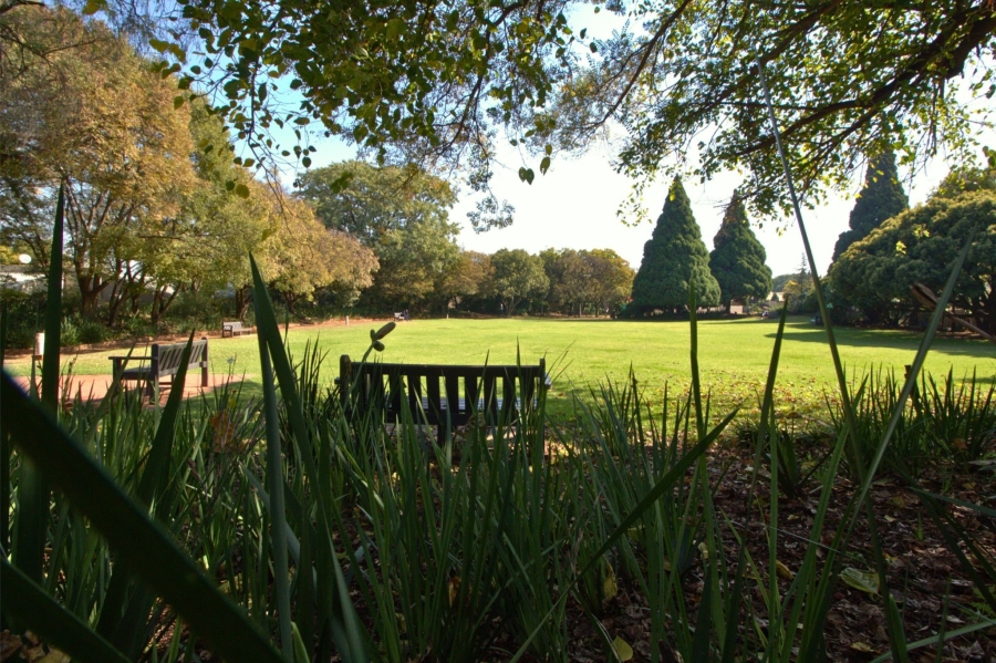 3 Bedroom Property for Sale in Die Hoewes Gauteng