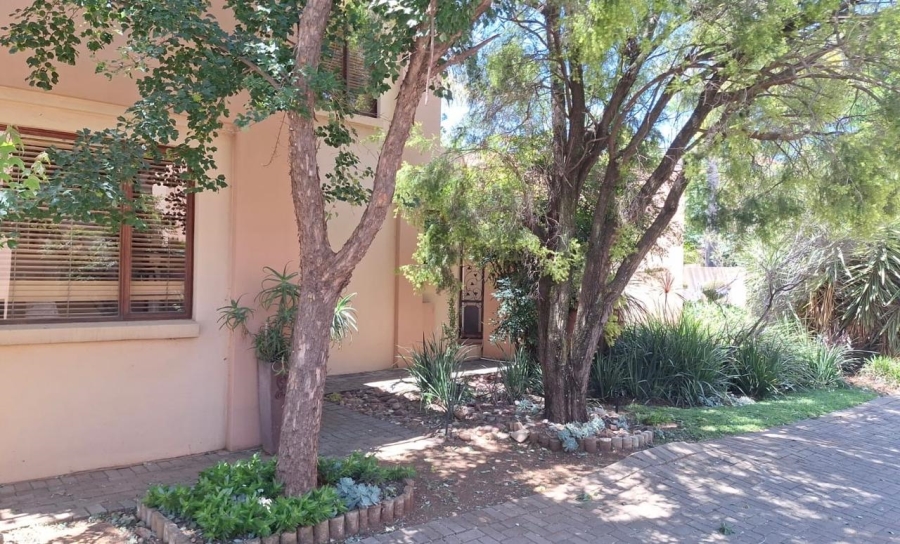 3 Bedroom Property for Sale in Eldoraigne Gauteng