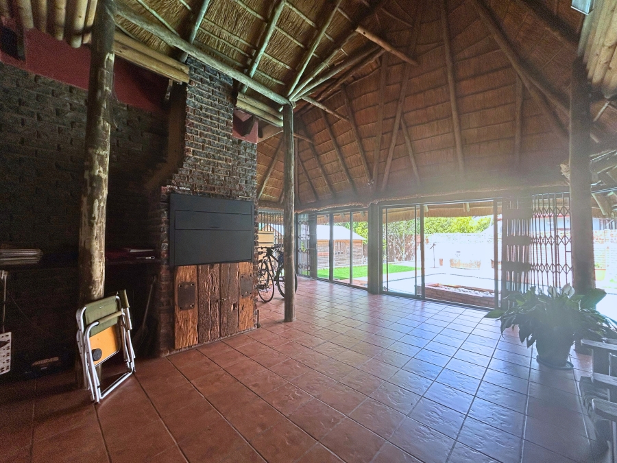 6 Bedroom Property for Sale in Hennopspark Gauteng