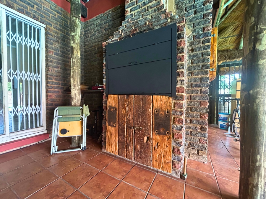 6 Bedroom Property for Sale in Hennopspark Gauteng