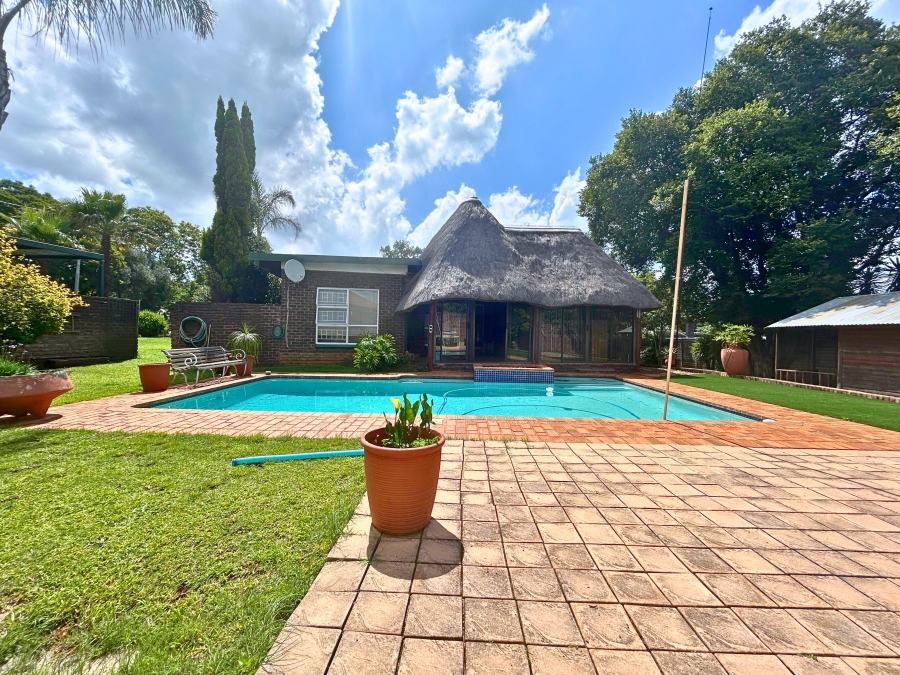 6 Bedroom Property for Sale in Hennopspark Gauteng