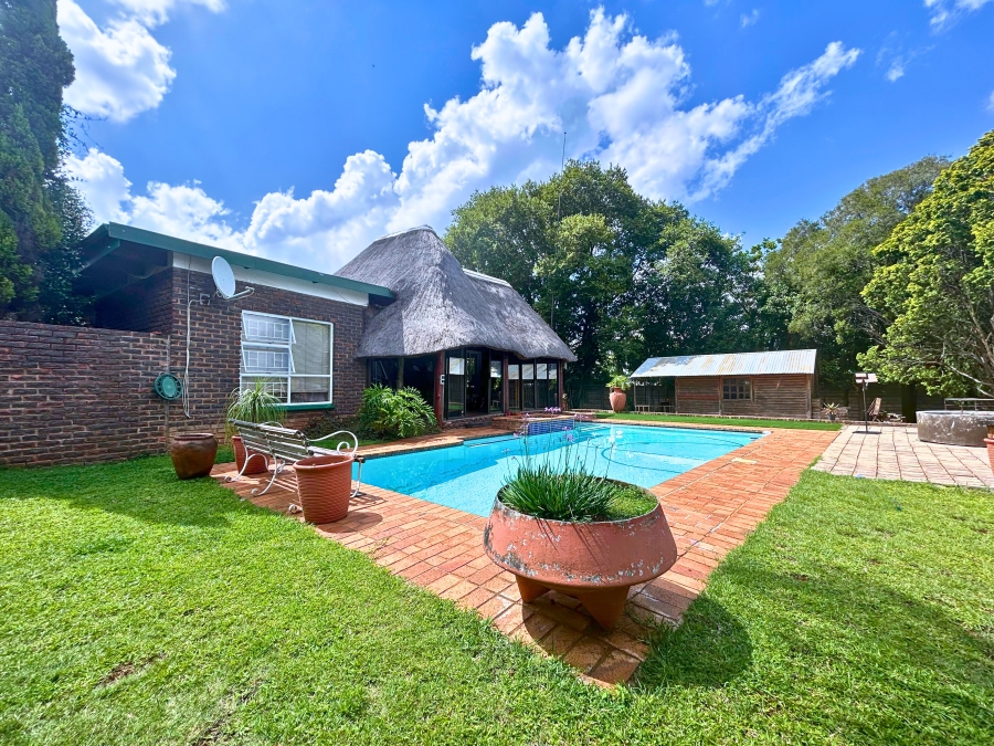 6 Bedroom Property for Sale in Hennopspark Gauteng