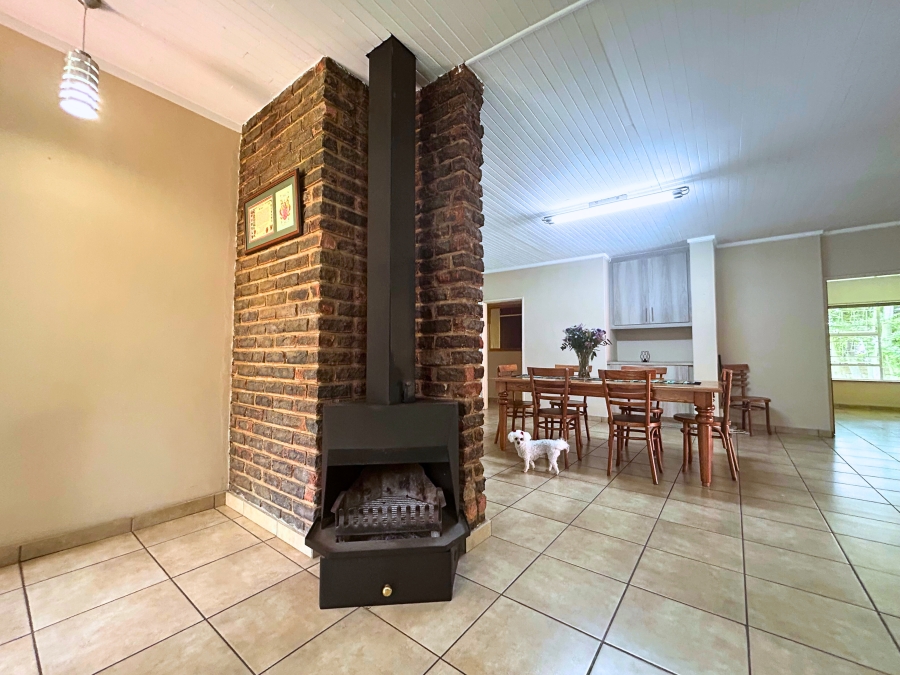6 Bedroom Property for Sale in Hennopspark Gauteng