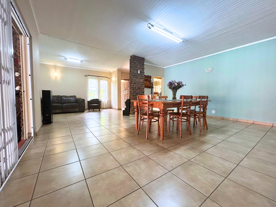 6 Bedroom Property for Sale in Hennopspark Gauteng