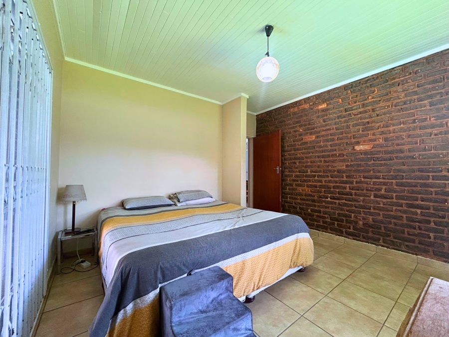 6 Bedroom Property for Sale in Hennopspark Gauteng