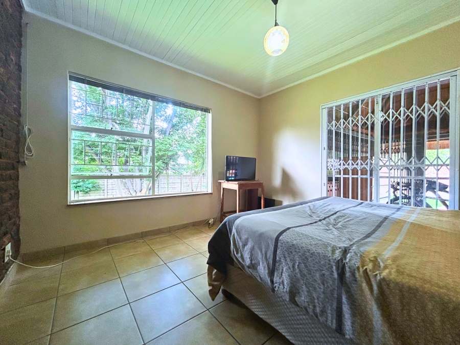 6 Bedroom Property for Sale in Hennopspark Gauteng