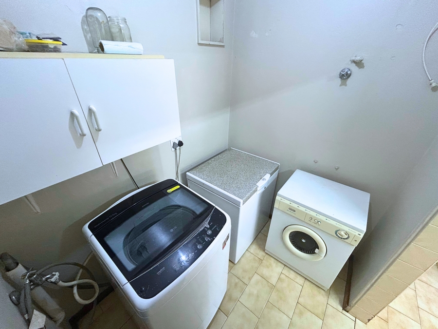 6 Bedroom Property for Sale in Hennopspark Gauteng