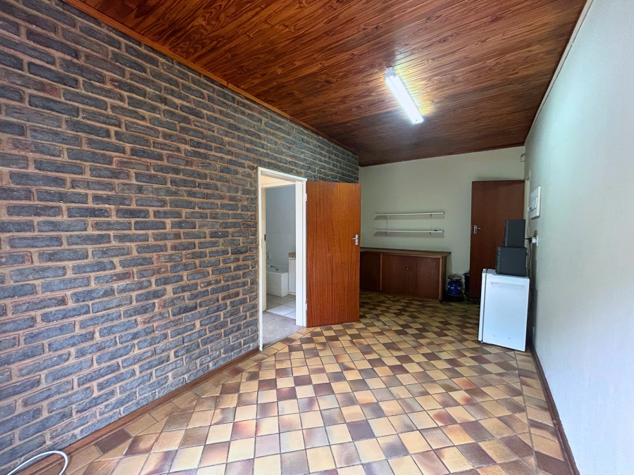 6 Bedroom Property for Sale in Hennopspark Gauteng