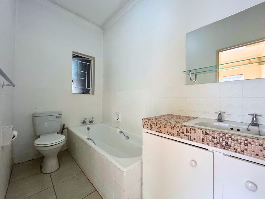 6 Bedroom Property for Sale in Hennopspark Gauteng