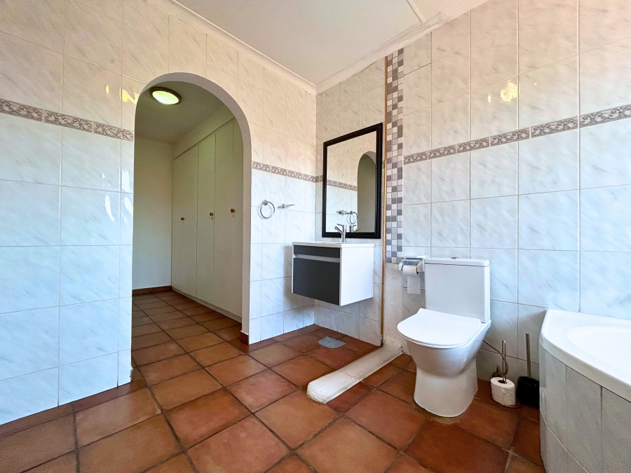 4 Bedroom Property for Sale in Eldoraigne Gauteng