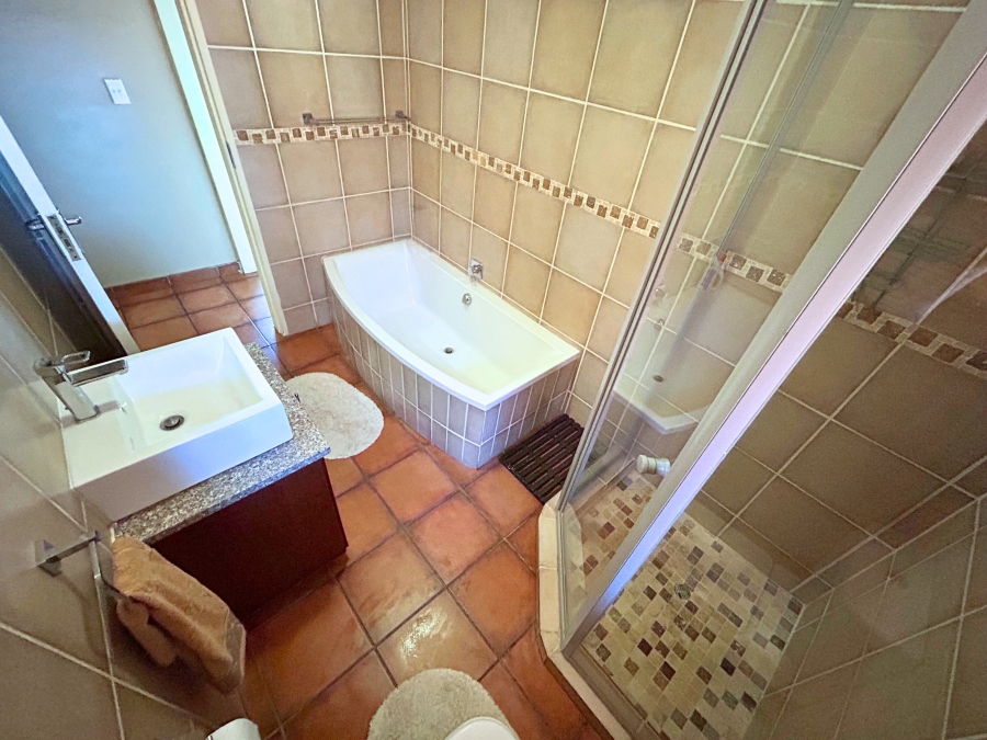 4 Bedroom Property for Sale in Eldoraigne Gauteng