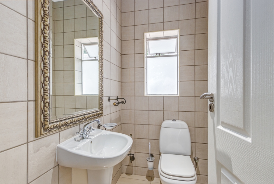 To Let 5 Bedroom Property for Rent in Bryanston Gauteng