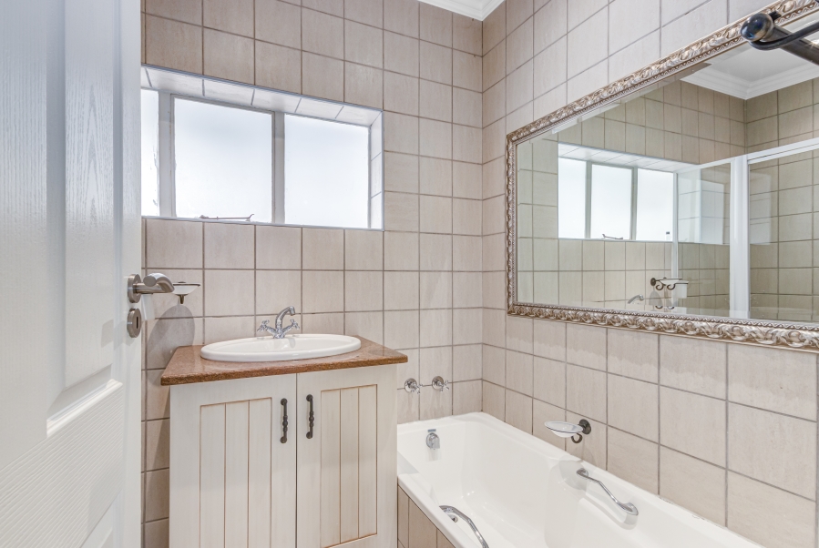 To Let 5 Bedroom Property for Rent in Bryanston Gauteng