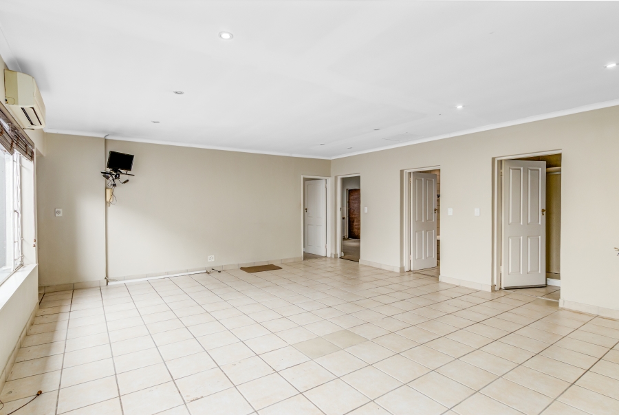 To Let 5 Bedroom Property for Rent in Bryanston Gauteng