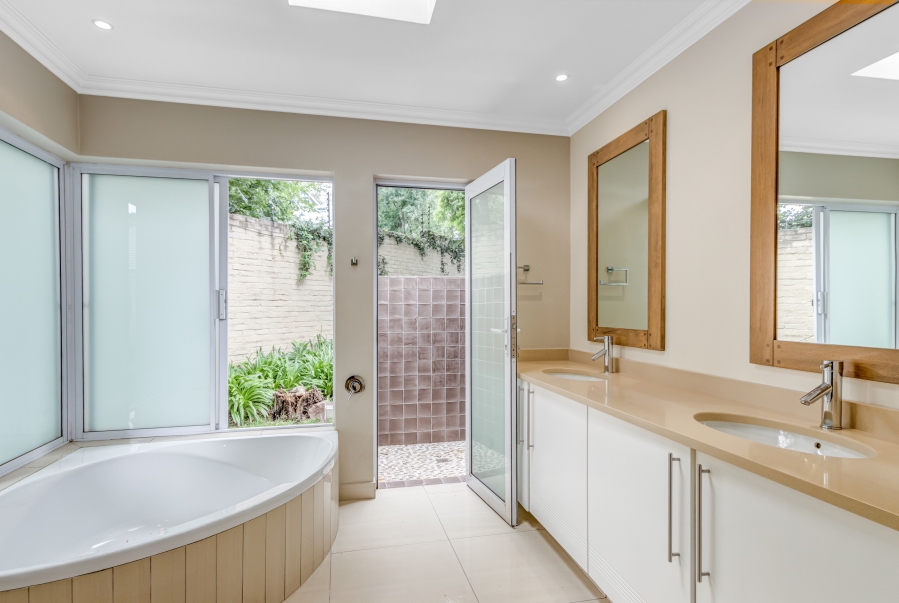 To Let 5 Bedroom Property for Rent in Bryanston Gauteng