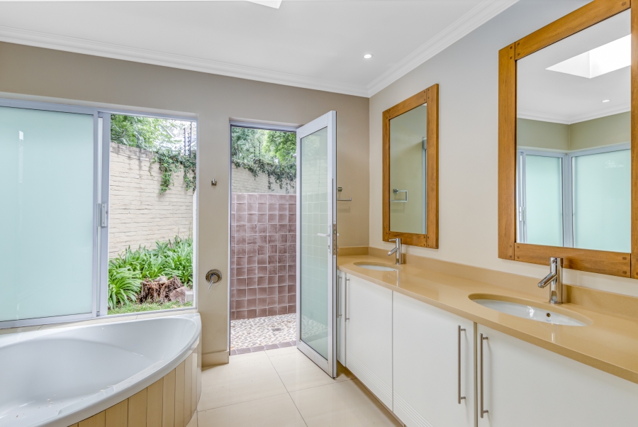 To Let 5 Bedroom Property for Rent in Bryanston Gauteng