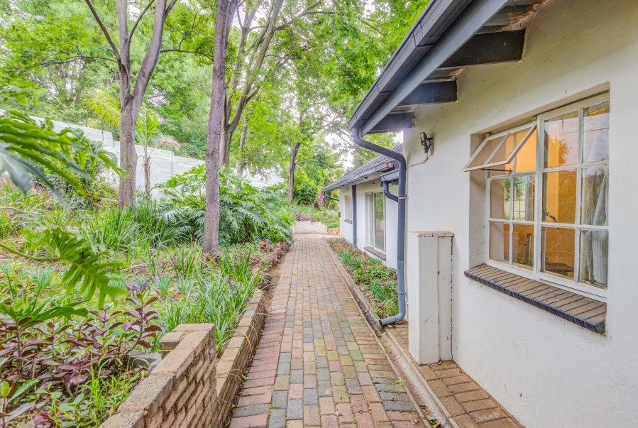 To Let 5 Bedroom Property for Rent in Bryanston Gauteng