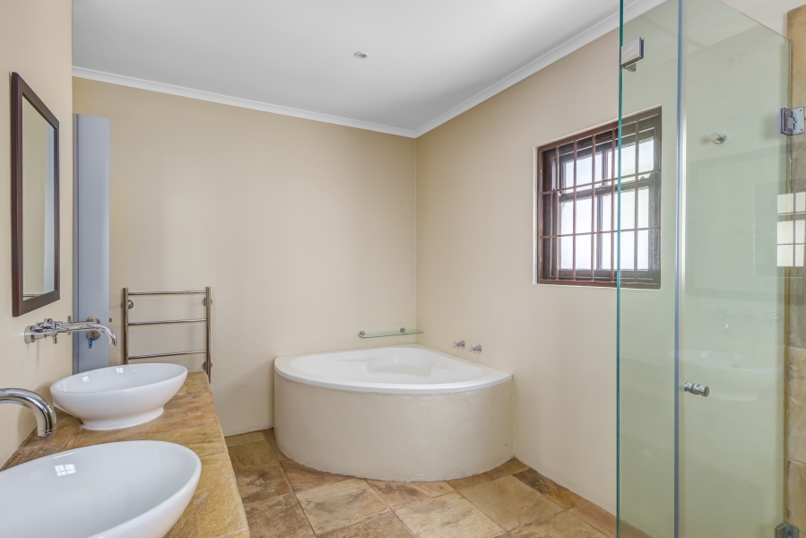 To Let 4 Bedroom Property for Rent in Morningside Gauteng