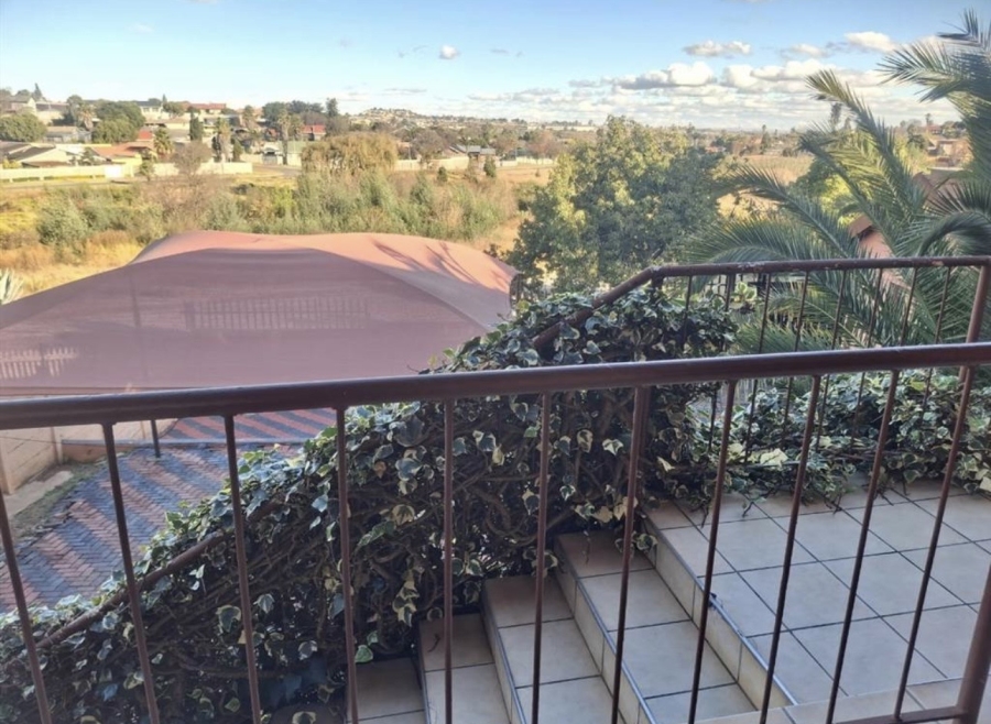 3 Bedroom Property for Sale in Lindhaven Gauteng