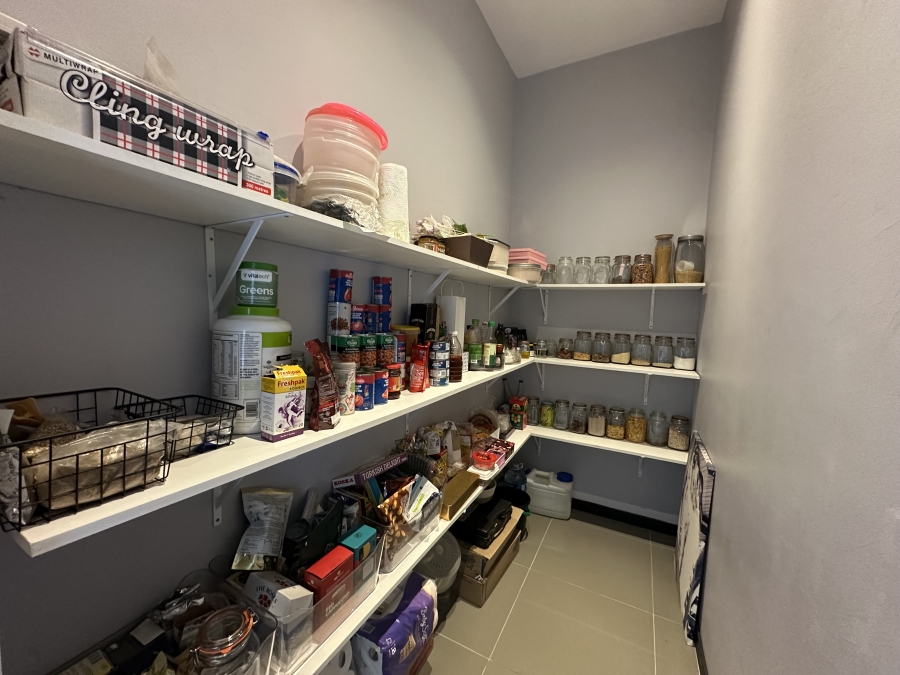 To Let 4 Bedroom Property for Rent in Blue Valley Golf Estate Gauteng