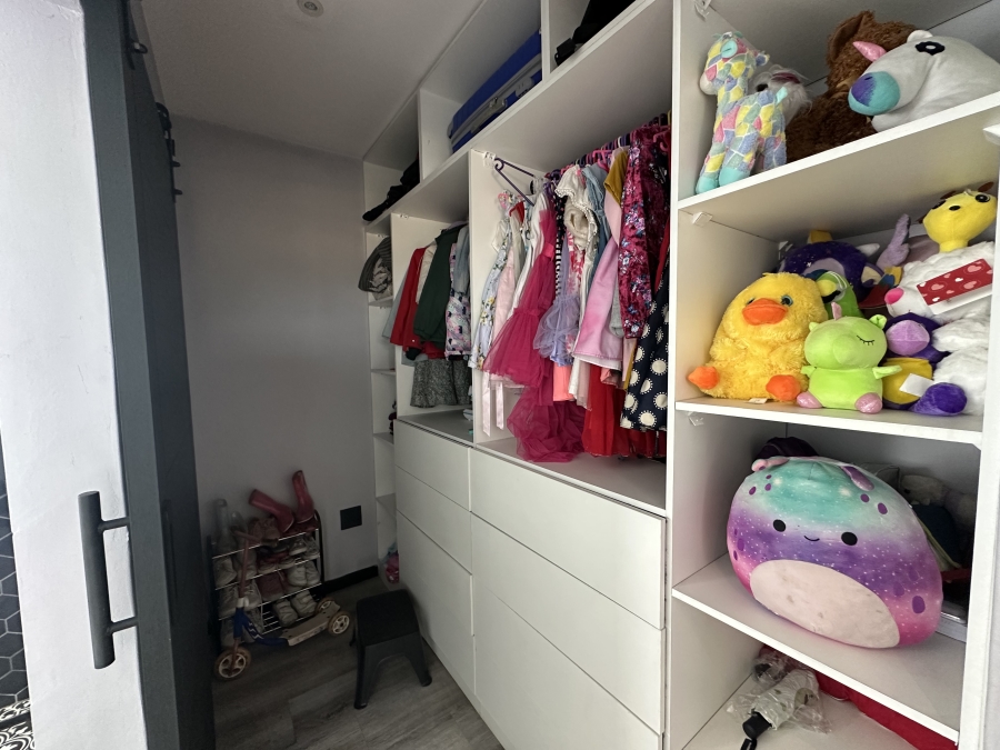 To Let 4 Bedroom Property for Rent in Blue Valley Golf Estate Gauteng