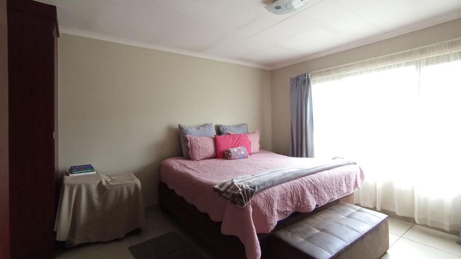 3 Bedroom Property for Sale in Eldorette Gauteng