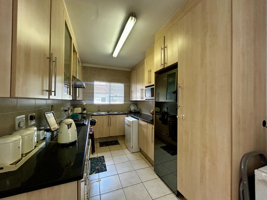 To Let 3 Bedroom Property for Rent in Gallo Manor Gauteng